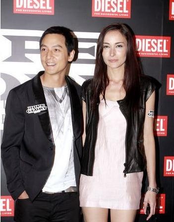 吴彦祖妻子lisas 佩戴卡地亚蓝气球女士腕表出席活动