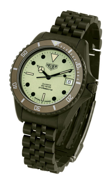 豪雅男士运动腕表——豪雅发布首款007腕表
