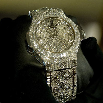 宇舶巴塞尔珠宝钟表展：千颗钻石！最贵手表值三千万元