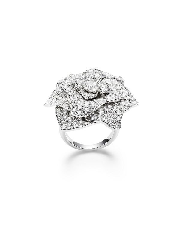 Piaget RosePiaget Rose 18K白金指环，镶衬112颗圆形美钻(约重2.38克拉)，Ref.G34U6800