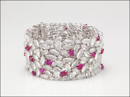 Rich Jade(富御)推出红宝石冰种翡翠系列珠宝