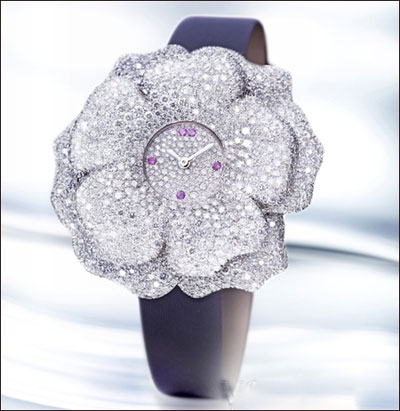 花朵元素钻石腕表 腕间绽放的魅力