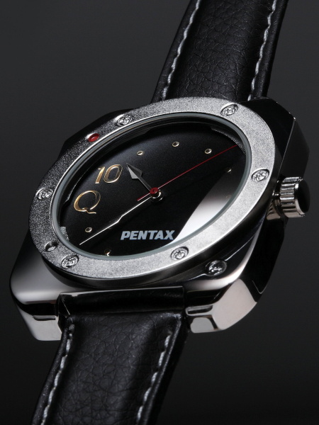宾得理光日本公司推出Q10原版手表 举行促销活动