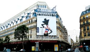 巴黎老佛爷百货，国人最常光顾的大型商场。