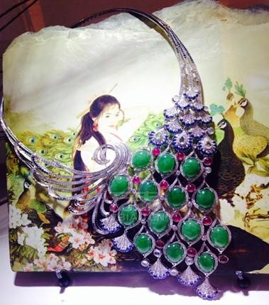 玉翠山庄“孔雀”系列亮相上海国际珠宝展