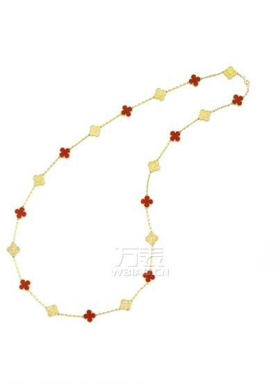 将黄K金及红玉髓完美搭配的Alhambra四叶幸运系列珠宝