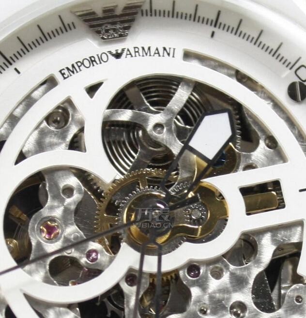 正品阿玛尼手表的机芯均来自名表之都瑞士或者日本