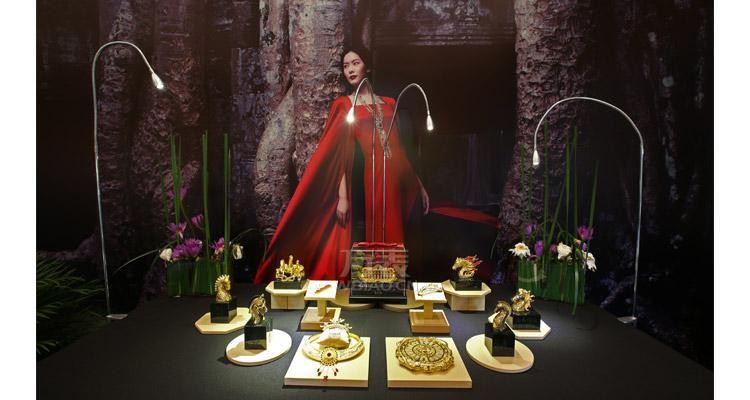 周大福在私藏鉴赏会上推出名贵珠宝系列