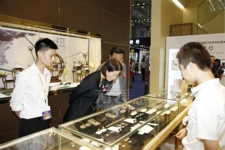 “精品荟萃，新品云集”：星光达珠宝引爆深圳国际珠宝展