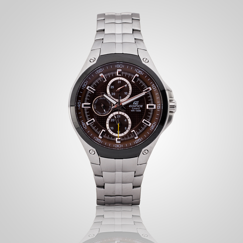 卡西欧手表ef-326d-5a，感受腕上的速度与激情