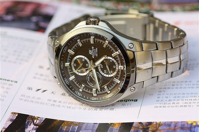 卡西欧手表ef-326d-5a，感受腕上的速度与激情