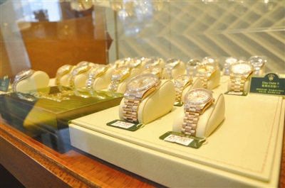 Rolex劳力士24k金表，重金打造的尊贵与荣耀典范