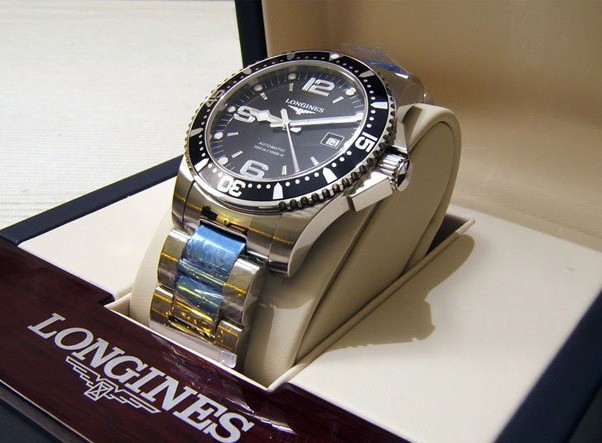 HydroConquest浪琴男士钢带手表，潜水世界的五彩斑斓