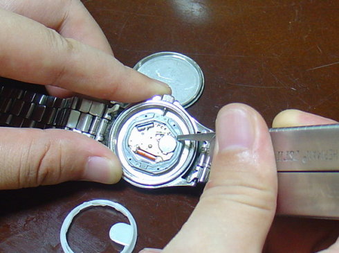 格雅手表电池怎么更换？如何保养格雅手表？
