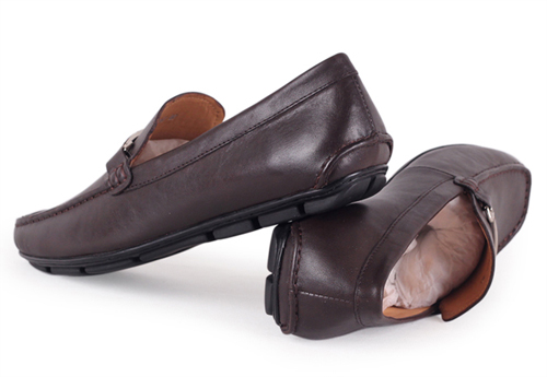 普拉达男士鞋如何辨别真假？如何保养普拉达男士鞋？