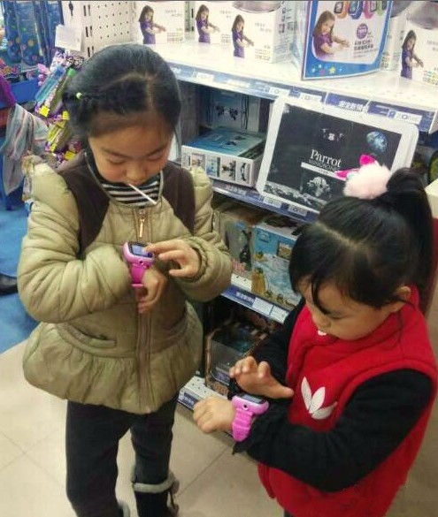 支持拍照 伟易达儿童智能手表登陆中国