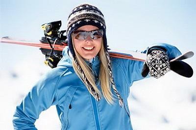 滑雪需要戴上滑雪镜吗？滑雪镜独有的功能是你滑雪的必备