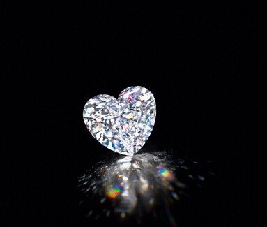 Lot 183「Eternity of Love」，一枚25.72克拉心形D色VS2净度钻石戒指 2,478万港元成交