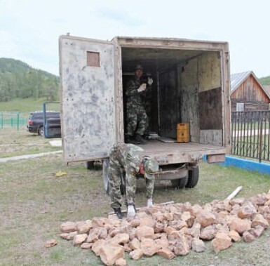 玉石：新疆红山嘴边检查站查获走私玉石达400余公斤