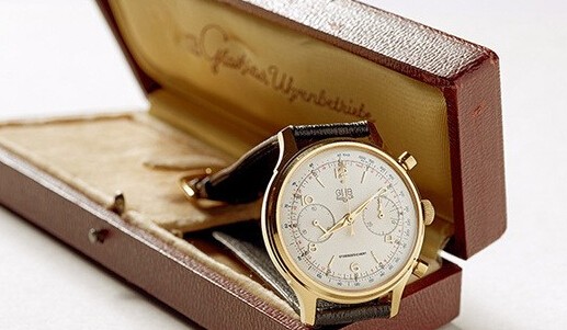 Historic-chronograph-with-the-Calibre-64