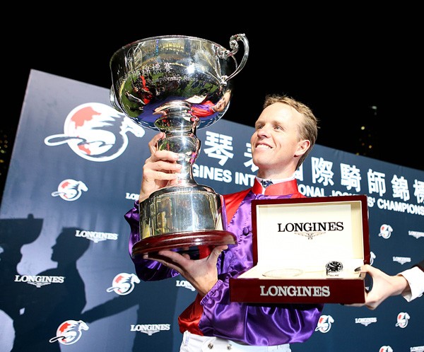 浪琴表荣耀呈现香港年度国际赛马盛事