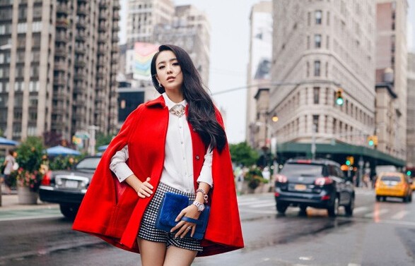 佟丽娅佩戴宝齐莱全新腕表出席纽约时装周