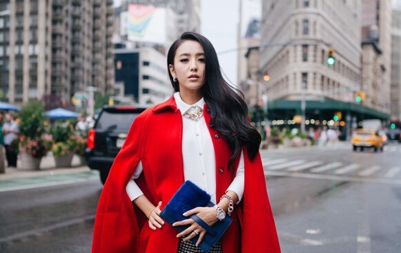 佟丽娅佩戴宝齐莱全新腕表出席纽约时装周