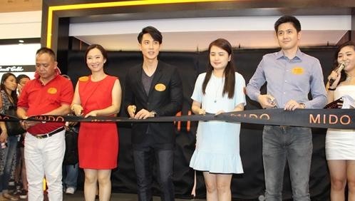 吴尊见证瑞士美度表新店开业
