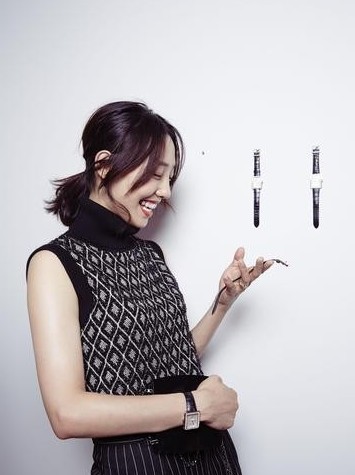白百何佩戴香奈儿BOY FRIEND腕表