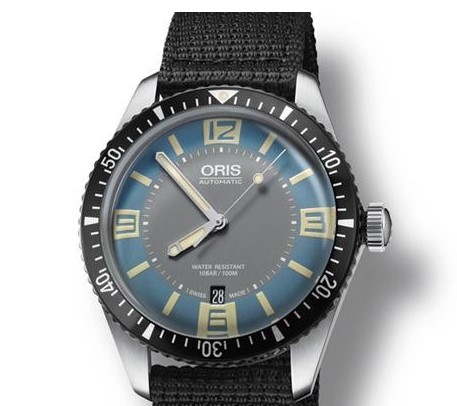 豪利时Oris首款Diver Sixty-Five腕表“Deauville”蓝色双色调配置