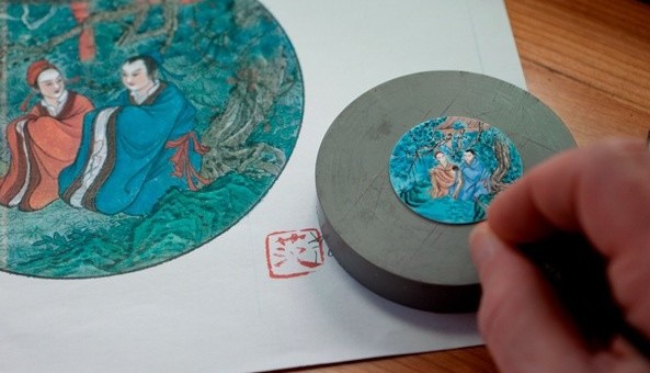 Blancpain宝珀微绘珐琅大师将经典画面生动地还原于表盘