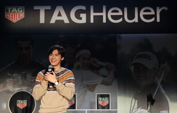 TAG Heuer泰格豪雅携手品牌大使李易峰点亮成都圣诞时刻