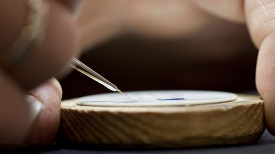 匠心独运 微绘珐琅艺术的世纪传承:雅克德罗艺术工坊体验