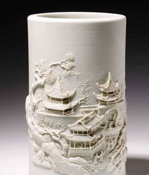 卡地亚典藏精心挑选的160多件作品,以及百余件来自鲍氏东方艺术馆的收