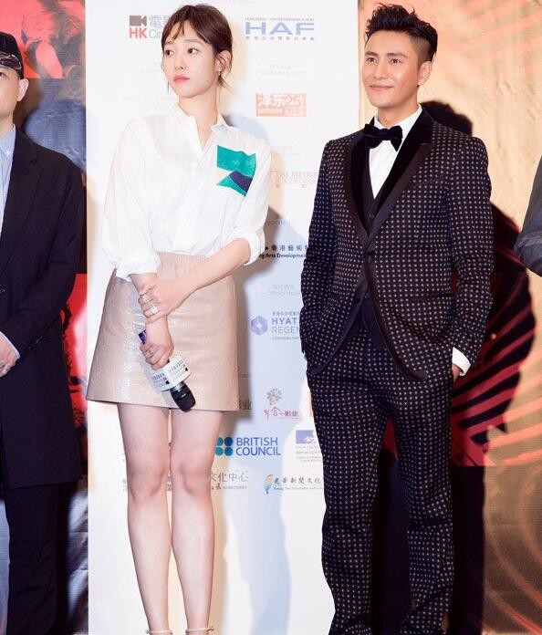白百何携手戴比尔斯珠宝甜美出席第40届香港国际电影节