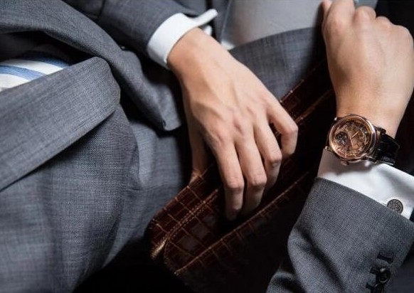 男士应该戴多大的手表合适?怎么确定手表的尺寸?