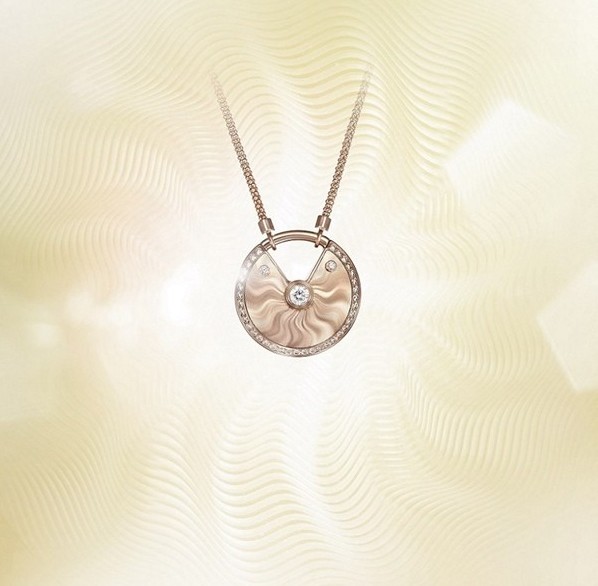 卡地亚珠宝甄选两款高贵材质打造的Amulette de Cartier系列新作