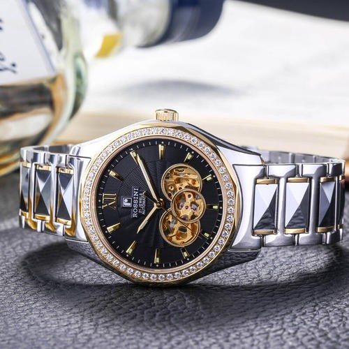 罗西尼手表属于什么档次，罗西尼手表多久保养？