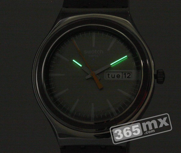 2013年斯沃琪新款夜光精钢手表