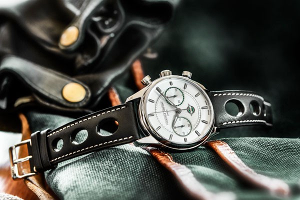 康斯登全新古董赛车系列Healey计时自动腕表，展现其独特经典的设计