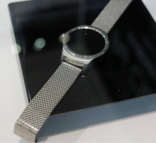 深圳钟表展：智能手表异军突起，向人们展示了钟表产业一个新的方向