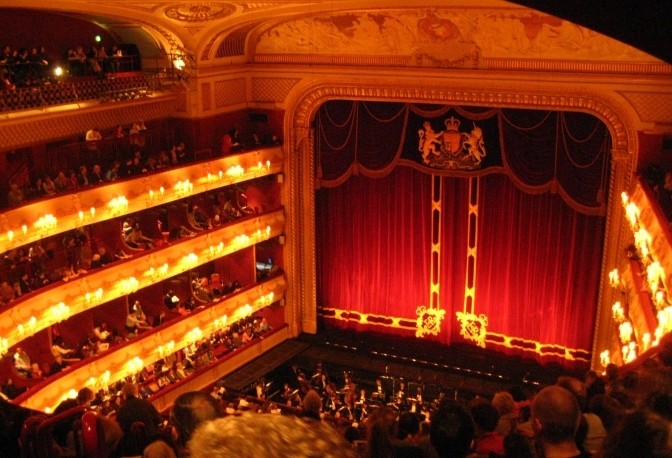 歌剧《茶花女》在马德里皇家剧院首场演出