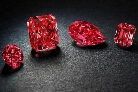 矿业巨头 Rio Tinto展出65颗极为稀有的粉钻和红钻