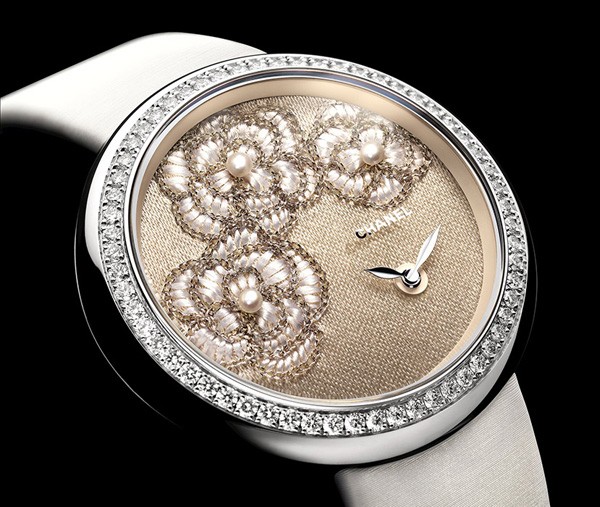 香奈儿推出Mademoiselle Privé特别腕表，赞助支持慈善拍卖