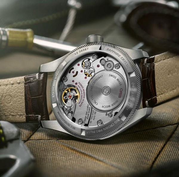 Oris 推出搭载Calibre 111机芯大表冠飞行员腕表