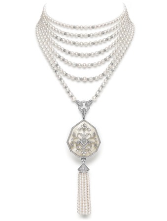 Nagaur 项链日本珍珠项链中央图案镶嵌水晶石和沙漠沙粒铺镶钻石白金
