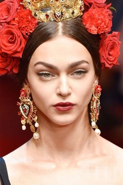 Dolce&Gabbana巴洛克风耳环及头饰