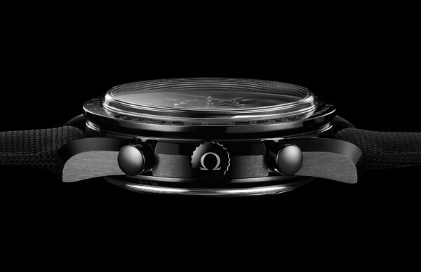 欧米茄超霸系列「月之暗面」黑色陶瓷腕表