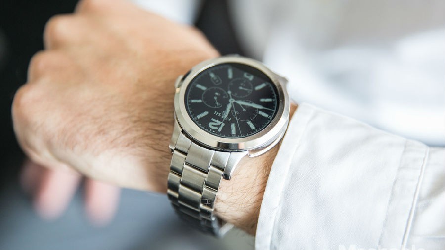 Fossil 曾发布了一款智能手表 最低售价 275 美元的智能手表