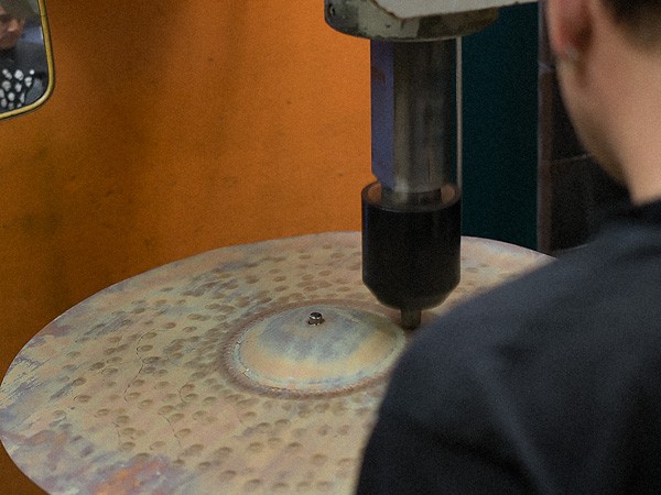 昆仑表携手Paiste 推出限量版Bubble腕表